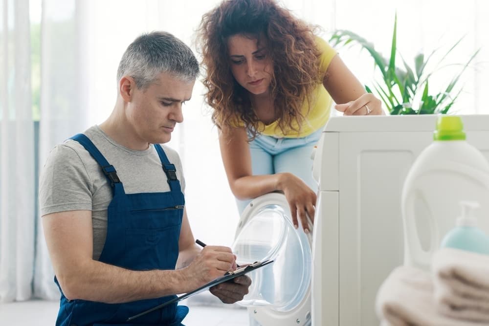 Microwave Acting Up? Find Out When It’s Time to Call a Pro!