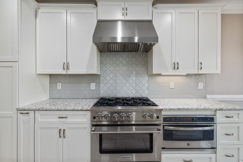 Gas Oven Not Lighting? Here’s What You Need to Know Before Calling a Repairman!